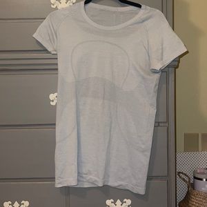 Light gray / light blue lululemon swiftly